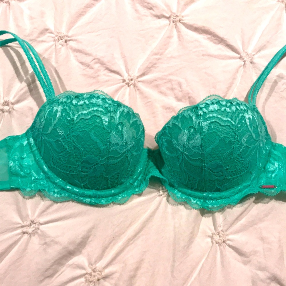 NWT VS Pink Date Push Up